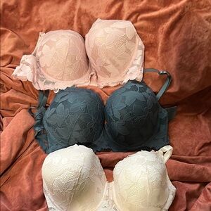 Lace Underwire Bra Set - Pink, Teal, and Cream